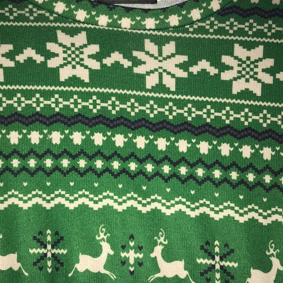 Women’s Christmas/Winter Top - Picture 2 of 6